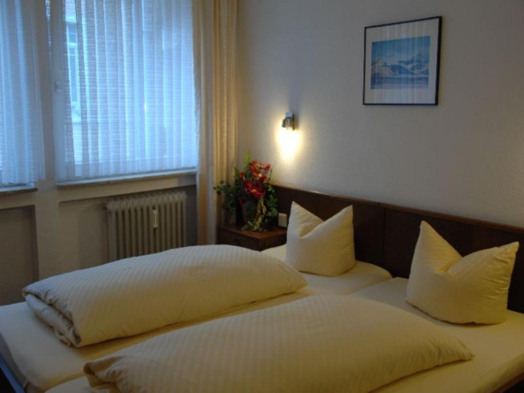 Hotel Loehr Баден-Баден Номер фото